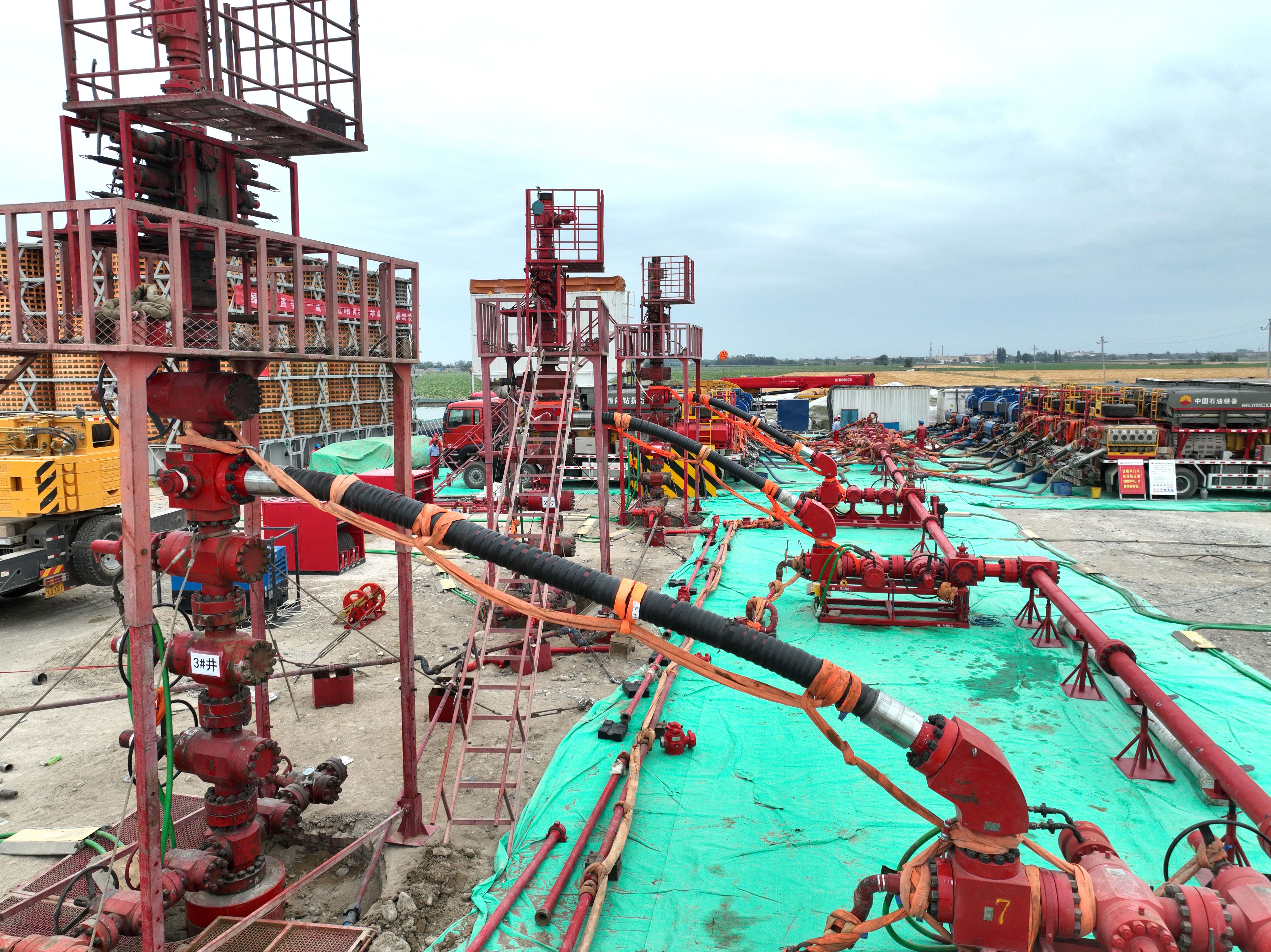 利通科技酸化压裂软管在西部钻探吐哈油田的应用